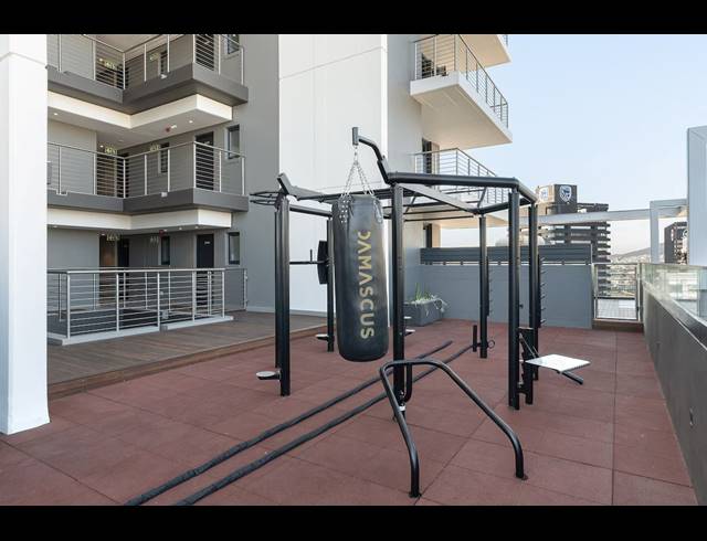 0.5 BEDROOM APARTMENT FOR SALE IN CAPE TOWN CITY CENTRE